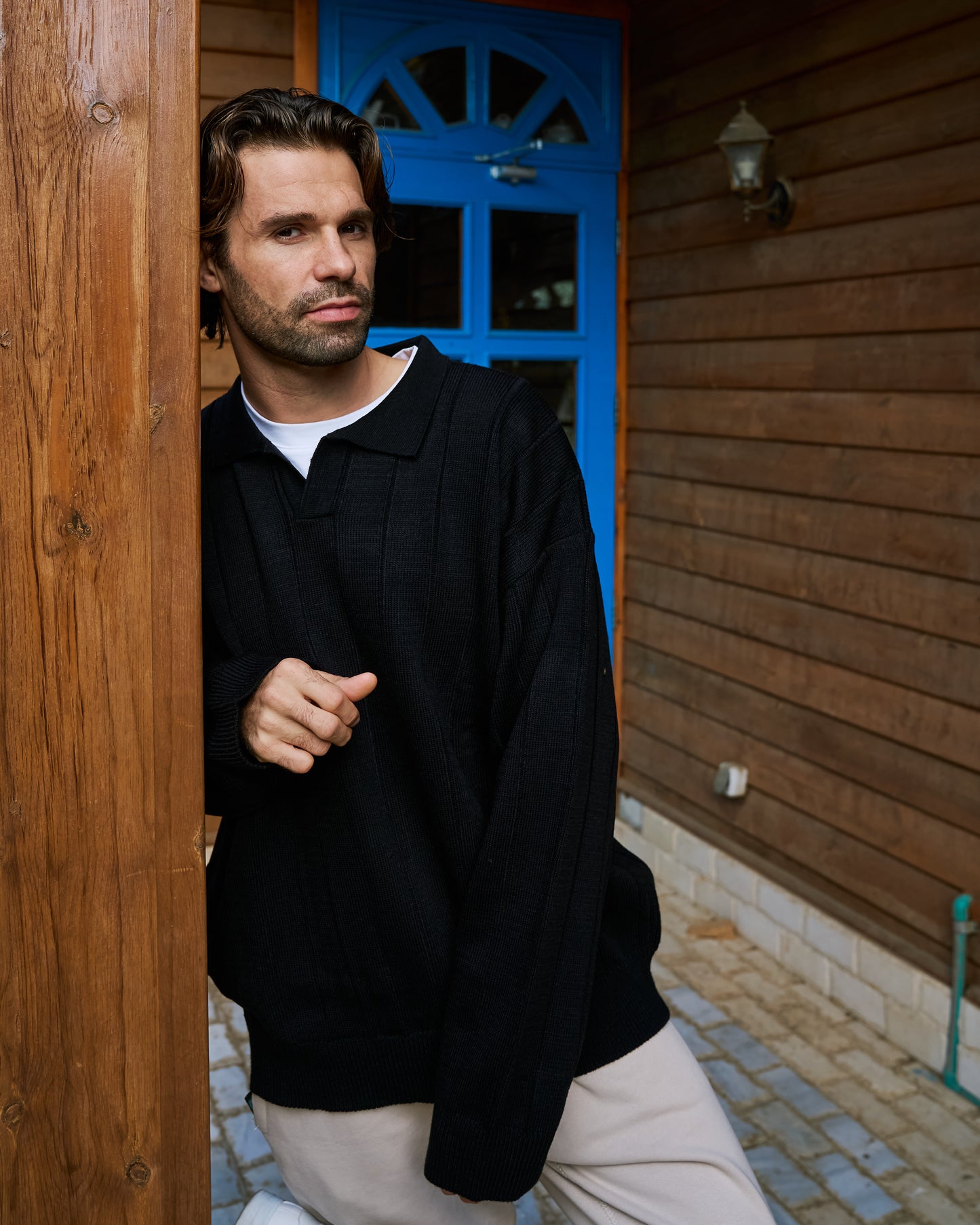 Black Knitted Collar Sweatshirt