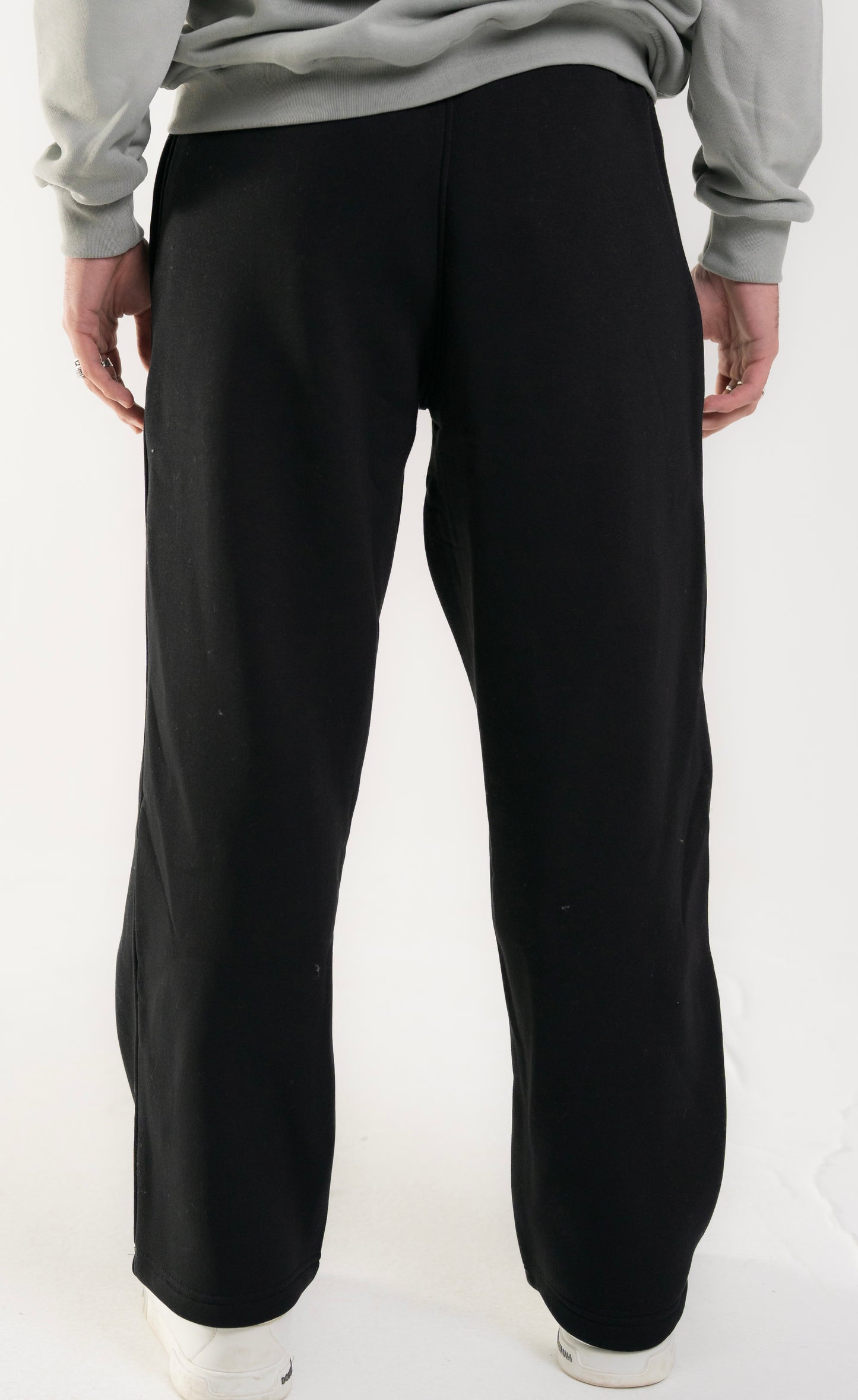 Uni-Sex Black Wide Leg Basic Sweatpants.